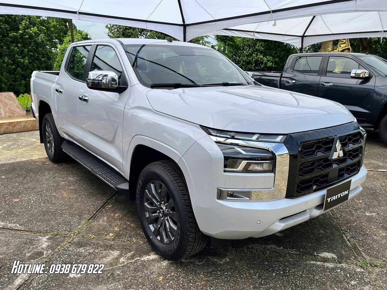 Mitsubishi Triton Premium màu Trắng